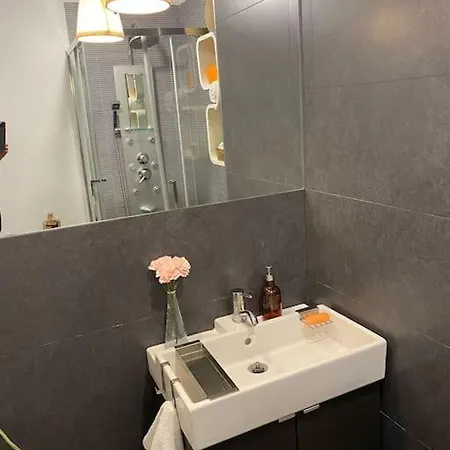 Renovado Com Ac, 2 Wc Completos, Terraco E Garagem Apartment Porto Exterior photo