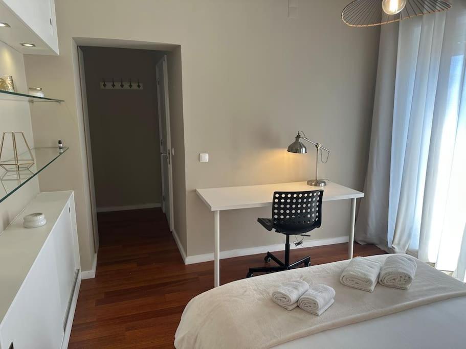 Renovado Com Ac, 2 Wc Completos, Terraco E Garagem * Porto