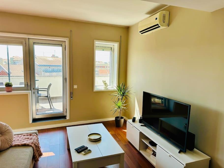 Apartment Renovado Com Ac, 2 Wc Completos, Terraco E Garagem