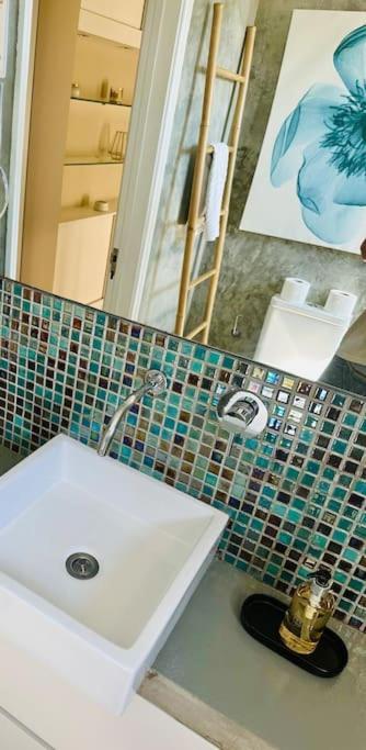 Apartment Renovado Com Ac, 2 Wc Completos, Terraco E Garagem