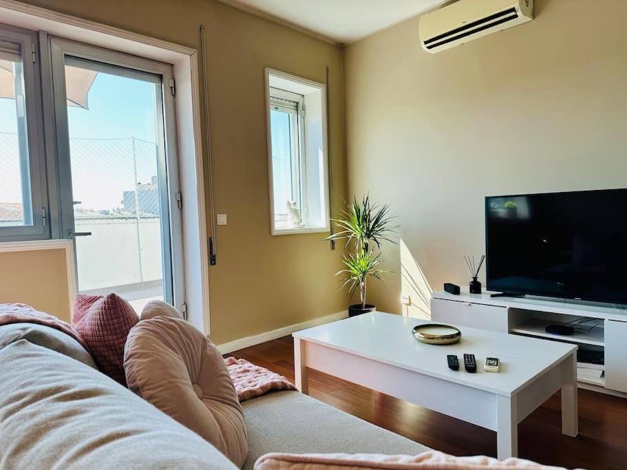 Apartment Renovado Com Ac, 2 Wc Completos, Terraco E Garagem