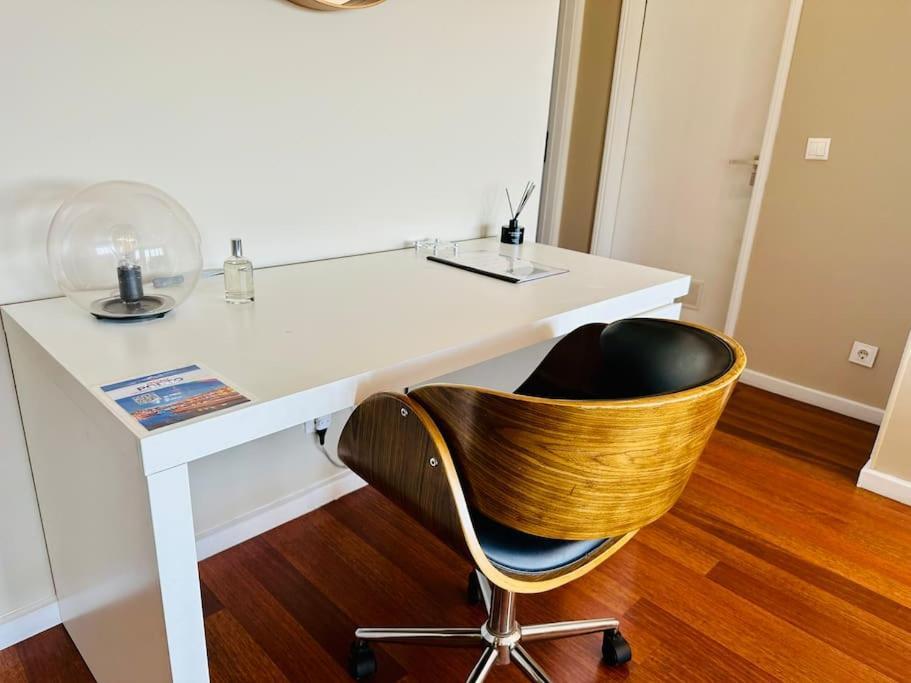 Renovado Com Ac, 2 Wc Completos, Terraco E Garagem * Porto