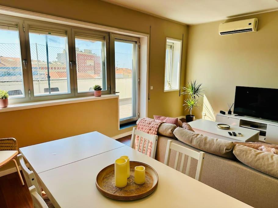 Apartment Renovado Com Ac, 2 Wc Completos, Terraco E Garagem *
